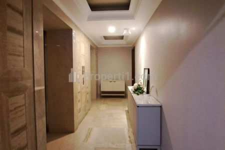 Dijual Apartemen District 8 Senopati Sudirman 3+1 BR Furnished Dekat MRT Busway grand Lucky