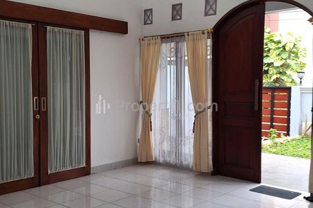 Disewakan Rumah Siap Huni Area Cipete Jakarta Selatan - Type 4+2 BR Unfurnished
