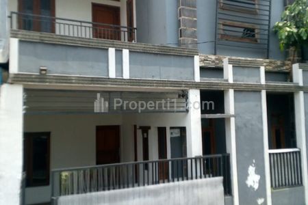 Jual Cepat Rumah 2 Lantai Siap Huni Dalam Perumahan Villa Pertiwi Harga Sangat Terjangkau di Cilodong Depok