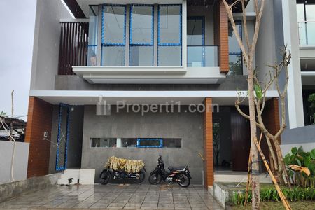 Dijual Rumah Baru Woodland Citraland Surabaya New Modern Exclusive Unit Siap Huni Dekat Universitas Ciputra, Hokky Buah, Ciputra Hospital, Pakuwon