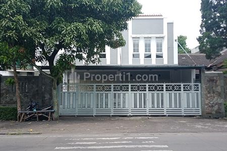 Disewa Ruko Eksklusif 2 Lantai di Kawasan Super Strategis untuk Kuliner Pertokoan Perdagangan dan Pendidikan di Jl. Arcamanik Endah Bandung
