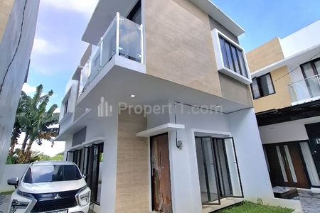 Dijual Rumah Mewah Baru Strategis Termurah di Cluster Villa Serenity, Jagakarsa, Jakarta Selatan
