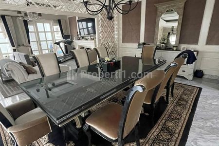 Dijual Rumah Mewah di Gandaria Selatan, Cipete, Jaksel - 3.5 Lantai, Swimming Pool, Furnished, Strategis, Lingkungan Nyaman dan Tenang