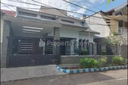 Dijual Rumah 2 Lantai di Jalan Tenggilis Tengah, Surabaya