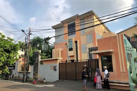 Dijual Kostan Exclusive Mewah Strategis 32 Pintu Lt 725 M2 di Zona Bisnis Slipi Palmerah Jakarta Barat