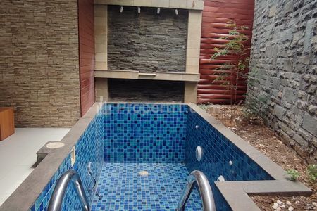 Jual Rumah Ada Private Pool Kolam Renang Tanah Luas Murah di Setra Duta Pasteur Bandung