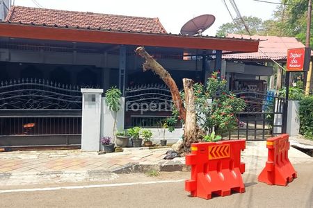 Dijual Rumah Luas Pinggir Jalan di Sukarasa, Kota Tangerang Hunian Strategis 4 Kamar Tidur