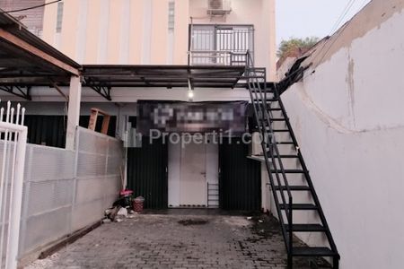 Disewakan Ruko 2 Lantai + Rooftop di Buaran Indah Cipondoh Tangerang, Cocok untuk Kantor, Toko, Studio, Gudang