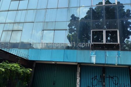 Dijual Ruko di Pinggir Jalan di Kebayoran Lama Jakarta Selatan