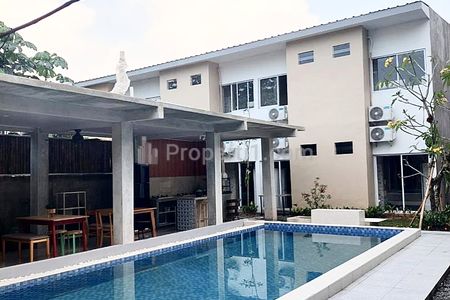 Fasilitas Kolam Renang