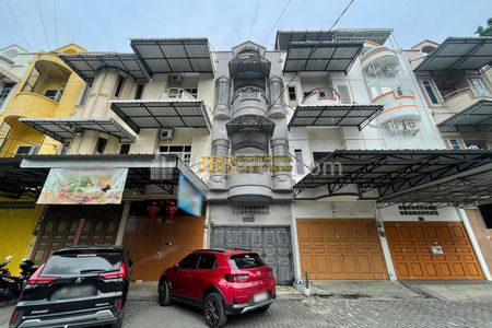 Jual Ruko 4 Tingkat (Dalam Komplek) di Komplek Taman Jemadi Indah Medan