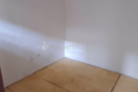 Disewakan Rumah 4 Kamar Tidur, Dekat Masjid, Lingkungan Islami di Duri Kepa Kedoya Jakarta Barat