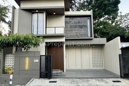Dijual Rumah Baru Modern Minimalis Full Furnish di Jl. Kaliurang Km 9 Yogyakarta Dekat UGM, UII