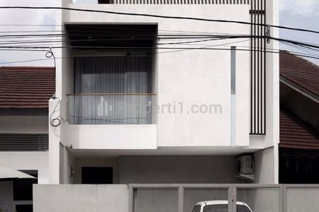 Turun Harga! Jual Rumah 3 Lantai Aesthetic di Bandung Cuma 2,5 M!