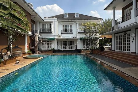 Dijual Rumah Mewah di Cirendeu Tangsel - Ada Kolam Renang Fully Furnished Siap Huni, Cantik Banget