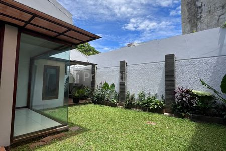 Sewa Rumah di Cipete, Jakarta Selatan - 3+1 Kamar Tidur Semi Furnished