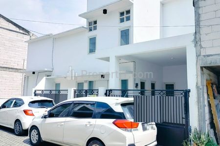 Rumah Dijual di Perumahan De Alamuda Wiyung Surabaya 