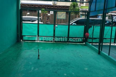 Sewa Ruko Bagus 3 Lantai di Kedoya Duri Raya Jakarta Barat