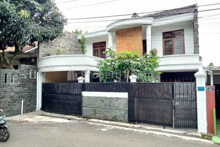 Dijual Rumah Luas 2 Lantai Siap Huni di Sukajadi Bandung Barat Hanya 2, 5 M