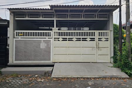 Dijual Rumah di Perumahan Griya Kebraon Surabaya - Usia Bangunan 5 Tahun