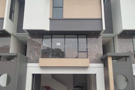Jual Rumah 3 Lantai Siap Huni Desain Modern di Bandung Utara