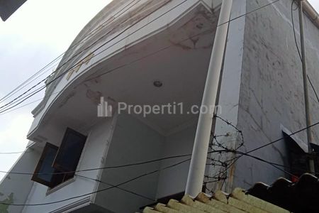 Rumah Disewakan dalam Gang di Gunung Sahari 9 Jakarta Pusat