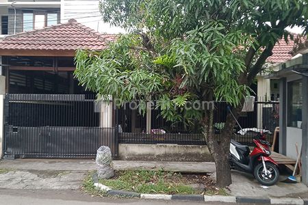 Disewakan Rumah Lux 4 Kamar Tidur 3 Kamar Mandi dengan Garasi dan Carport Jalan Lebar Bebas Banjir di Antapani Bandung