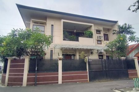 Jual Rumah Hook di Tebet Timur dekat Eco Park Jakarta Selatan