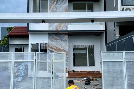 Dijual Rumah Baru Harga Miring Seputar Jl. Palagan Km 9 Yogyakarta Dekat HYATT, UGM, YIS, AL AZHAR