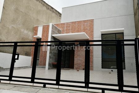 Rumah Dijual di Batununggal Dekat Pasar Moderen Batununggal Indah, Griya Buah Batu, Kampus UNINUS, RS Mayapada Bandung