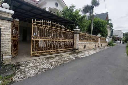 Dijual Rumah Furnish Strategis Tanah Luas di Condongcatur Yogyakarta Dekat Pakuwon Mall, JIH, UGM, UPN
