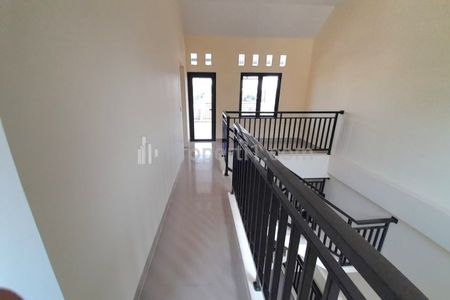 Dijual Rumah Cluster Taman Crysant Bumi Serpong Damai Tangerang Selatan