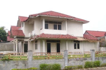 Dijual Rumah di Jl. Anggrek Loka, Graha Raya Bintaro Jaya, Tangerang Selatan