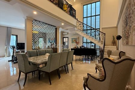 Jual Rumah di Kebayoran Baru, Jakarta Selatan - 4+2 Kamar Tidur Sertifikat SHM