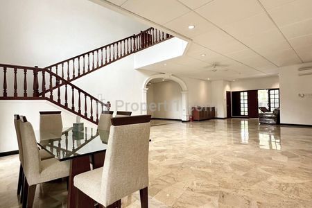 Disewakan Rumah Mewah Permata Hijau Jakarta Selatan - Full Furnished Strategic Location