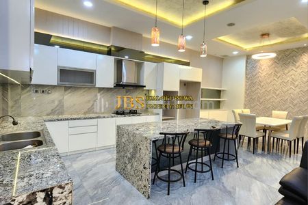 DIJUAL CEPAT!! Rumah 3,5 Tingkat Lux di Komplek Citraland Gama City Medan Cluster Pasadena