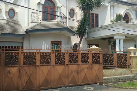 Jual Cepat Harga Spesial Rumah Luxury Hook 2 Lantai di Jl. Sawo, Cinere Estate Blok A, Cinere, Depok