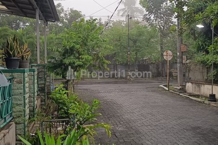 Jalan lebar, lingkungan sejuk, dekat dengan SD Pudak Payung 02