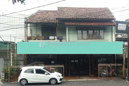 Jual Rumah Luas Dekat ke Alun-Alun Kota Bandung