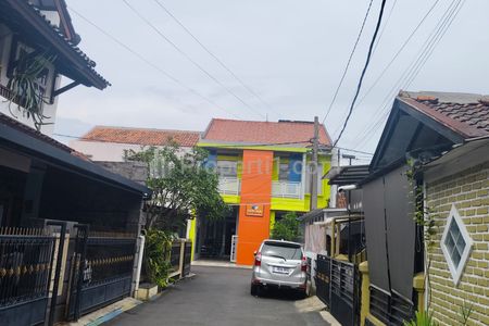 Jual Rumah Kokoh, Terawat dan Punya Income Tambahan di Antapani Kota Bandung (Posisi Dipakai Sebagai Day Care)