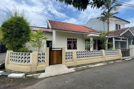 Jual Butuh Nego Sampai Jadi Rumah Luas Asri di Margahayu Raya Bandung