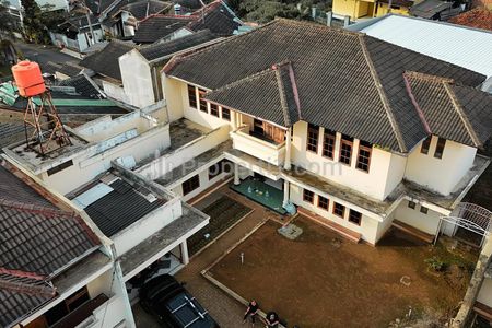 Dijual 4 Rumah Luas & Megah Dalam 1 Kawasan di Kota Cimahi