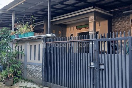 Dijual Rumah Dalam Komplek Strategis di Limo Depok