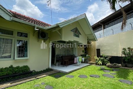 Dijual Rumah Asri Siap Huni Halaman Luas di Margahayu Raya Bandung - Jl. Jupiter Barat