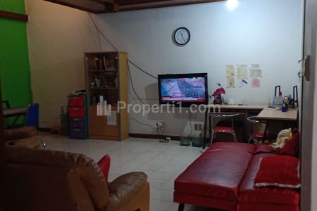 Dijual Rumah 2 Lantai Mewah Arsitektur Motif Kayu Jati di Babakan Ciparay Bandung