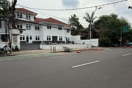 Dijual Bangunan Gedung di Zona Komersial Kawasan Premium Menteng Jakarta Pusat