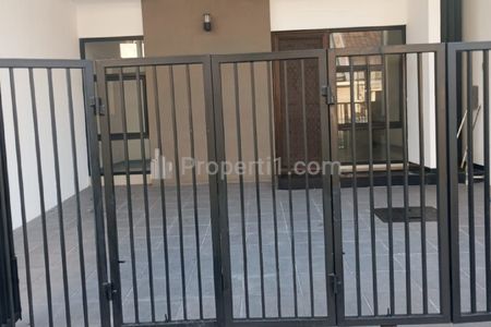 Dijual Rumah Baru Pakuwon Indah - Villa Valensia Surabaya Barat - Bonus Semi Furnished Dekat Citraland, Pakuwon Mall, Darmo Permai