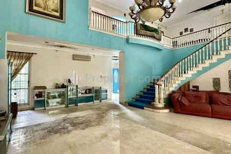 Jual Rumah di Pondok Indah, Jakarta Selatan - One Gate System, Jalan Lebar