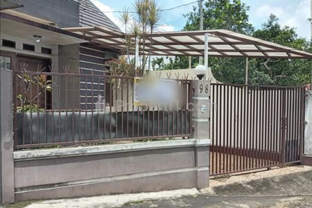 Dijual Rumah Bagus Strategis di Ciputat Tangerang Selatan