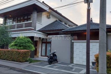 Jual Rumah Mewah Bawah NJOP - 5 BR, Luas 848 m2 Bangunan 716 m2, Ada Kolam Renang di Kemang Utara, Mampang Prapatan, Jakarta Selatan